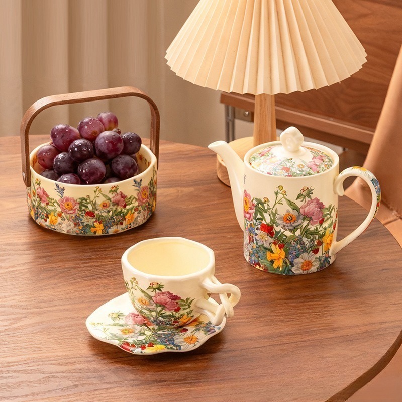 Coffee Tea Gift Basket - Set Teh Keramik Vintage Eropa Bermotif